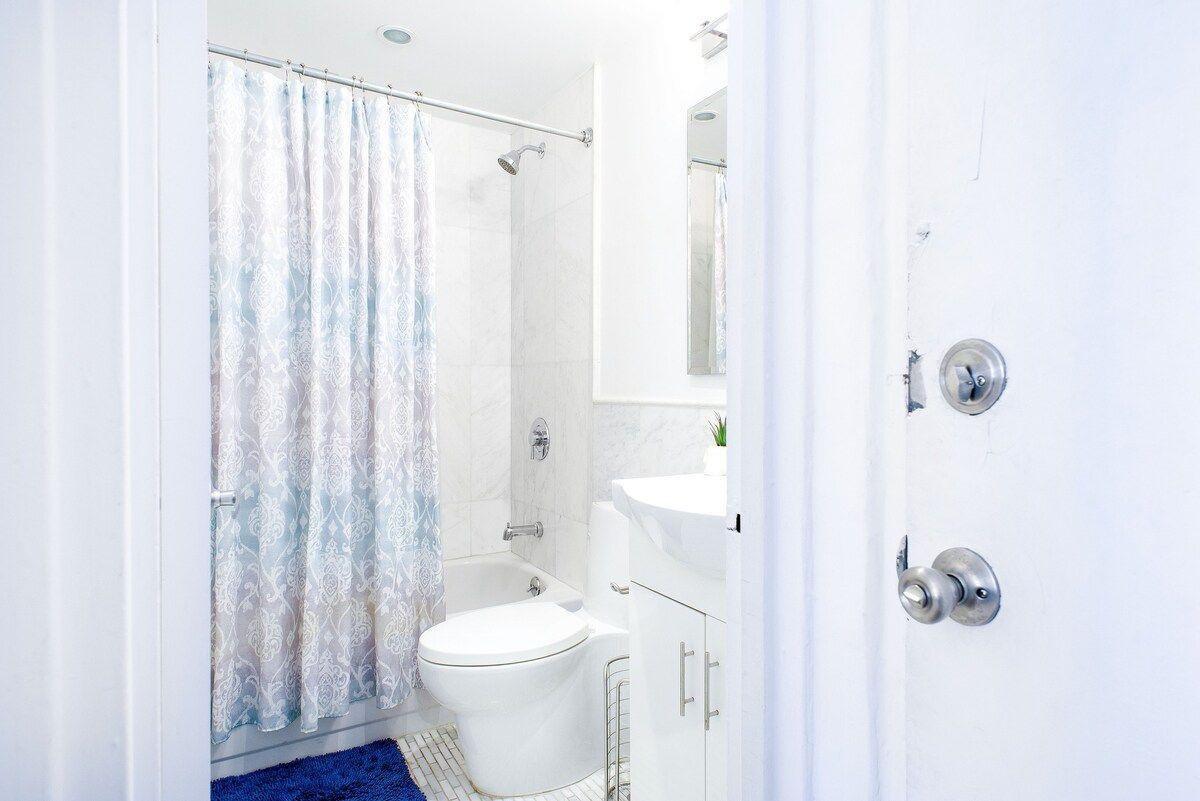 Urban Furnished Studio in Lenox Hill