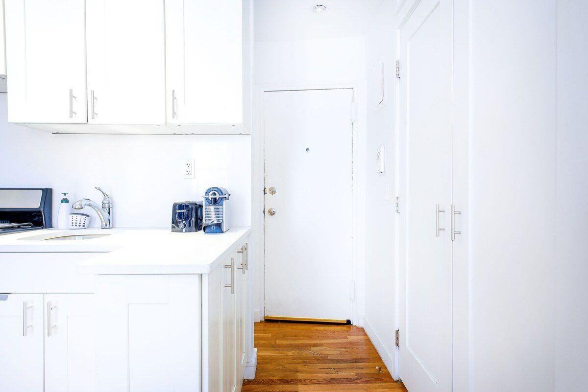 Urban Furnished Studio in Lenox Hill