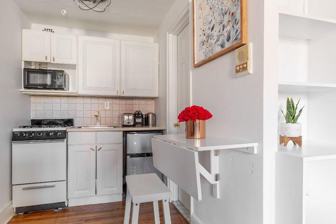 BEAUTIFUL ALCOVE STUDIO IN WEST VILLAGE